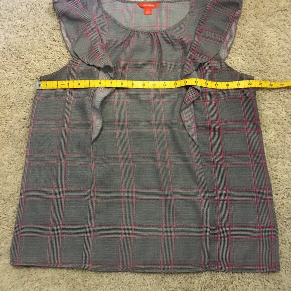 Plaid & Puppytooth Ruffled Sleeveless Blouse - Picture 12 of 14